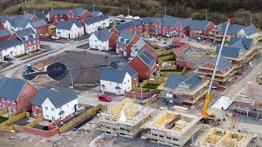 Cardiff, UK: Carbon-neutral family houses with ground source heat pumps